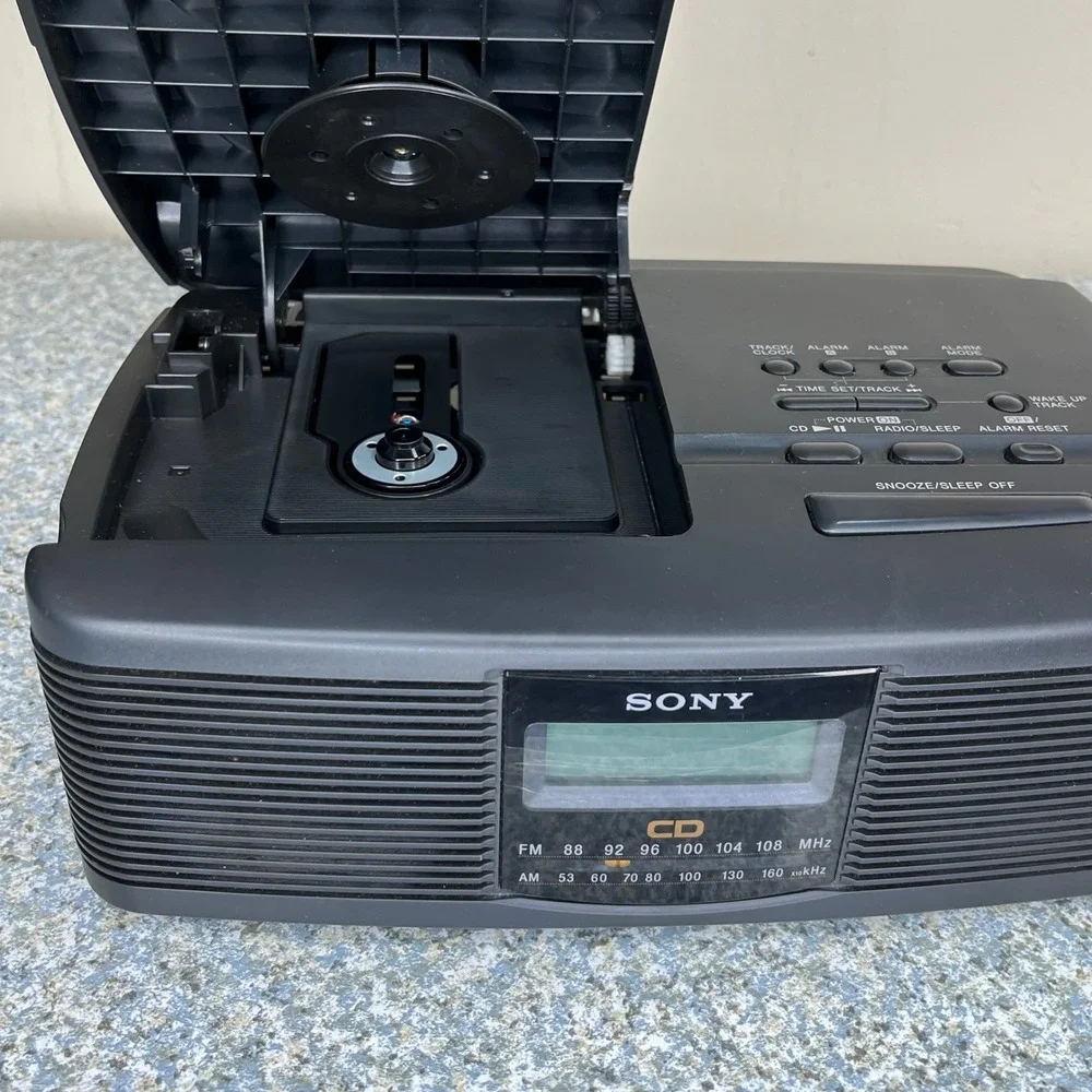 Sony CD Clock Radio ICF-CD810 Black AM FM Dream Machine Dual Alarm Vintage Works